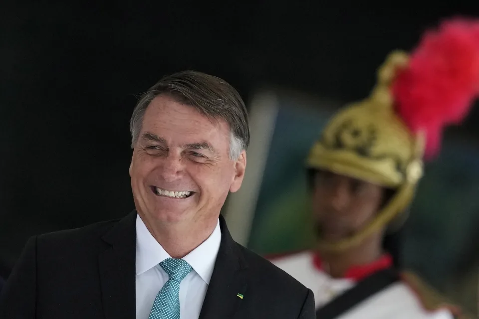 PEC Kamikaze: Bolsonaro pode ser impugnado por abuso de poder econômico