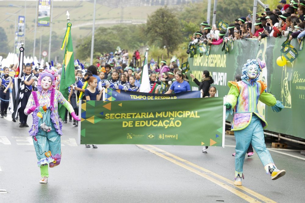 Itapevi realiza o maior desfile cívico de 7 de Setembro da região