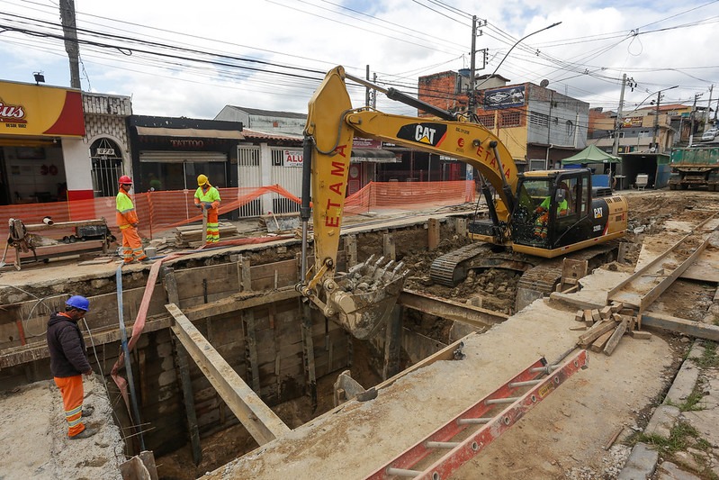 Itapevi executa cerca de 35% das obras de canalização e drenagem do Vale do Sol