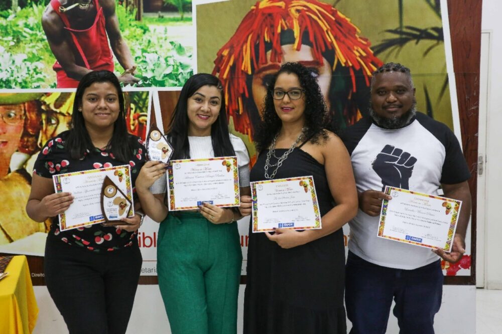 Prefeitura premia ganhadores do III Concurso de Poesias sobre Consciência Negra