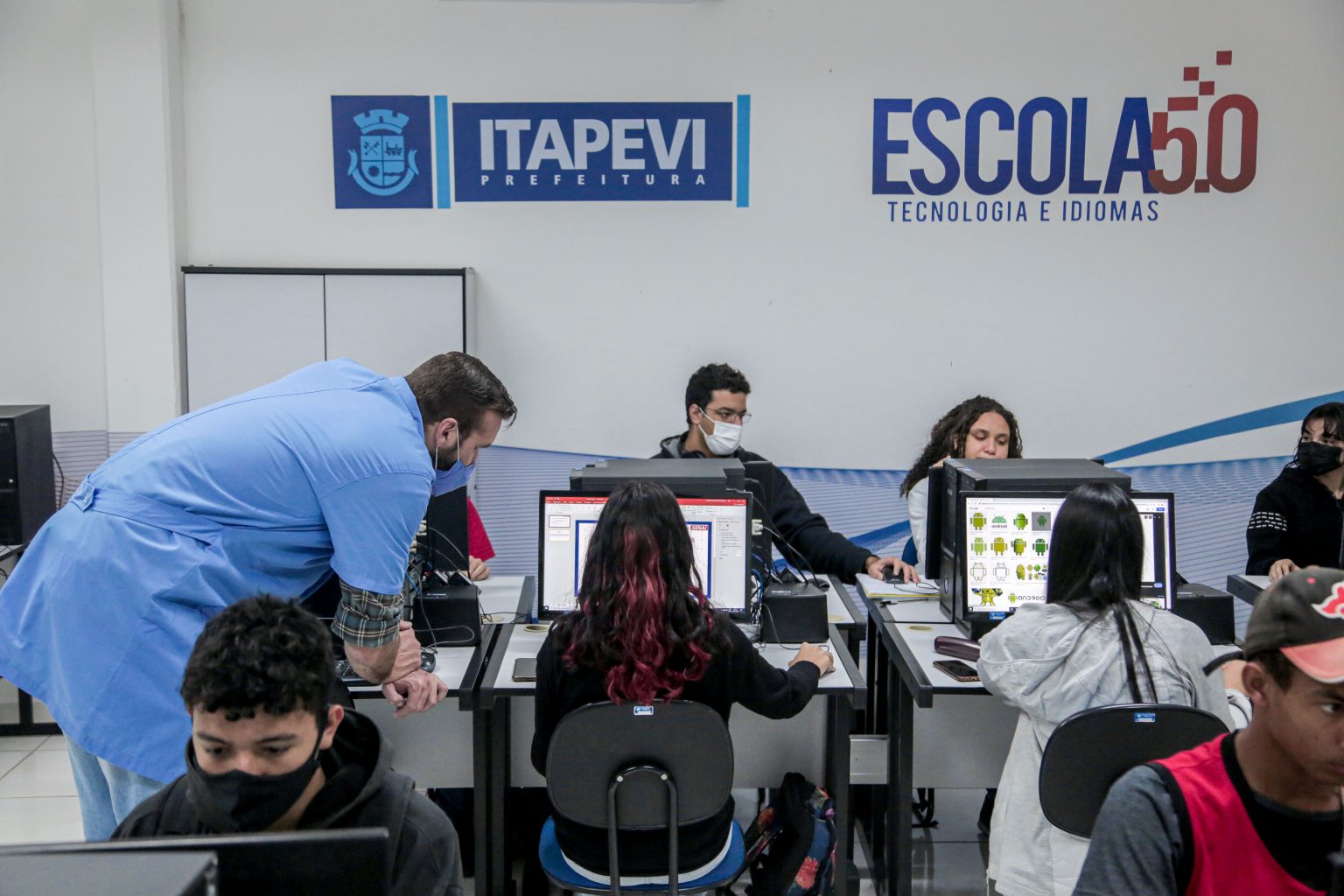 Escola 5.0 de tecnologia e idiomas está com 80 vagas abertas para cursos profissionalizantes