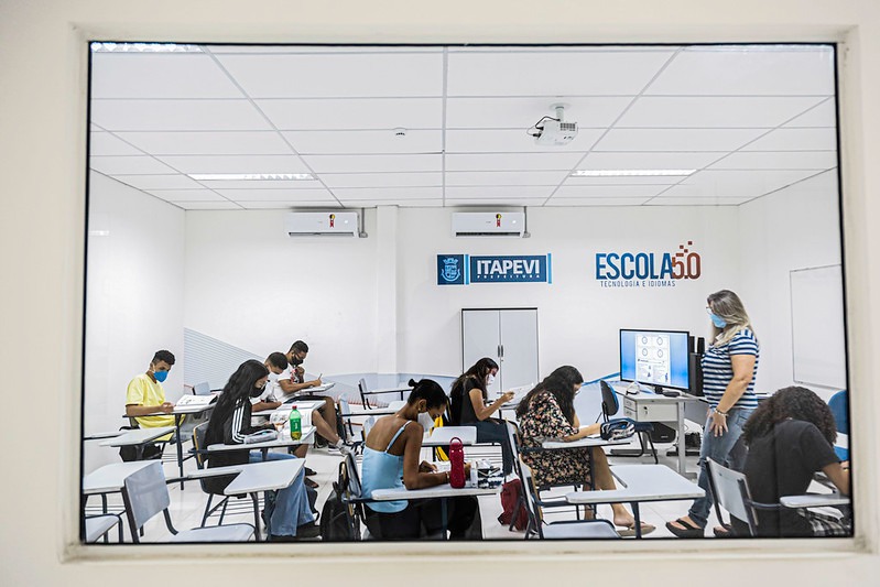 Escola 5.0 de Tecnologia e Idiomas está com 168 vagas abertas para cursos profissionalizantes