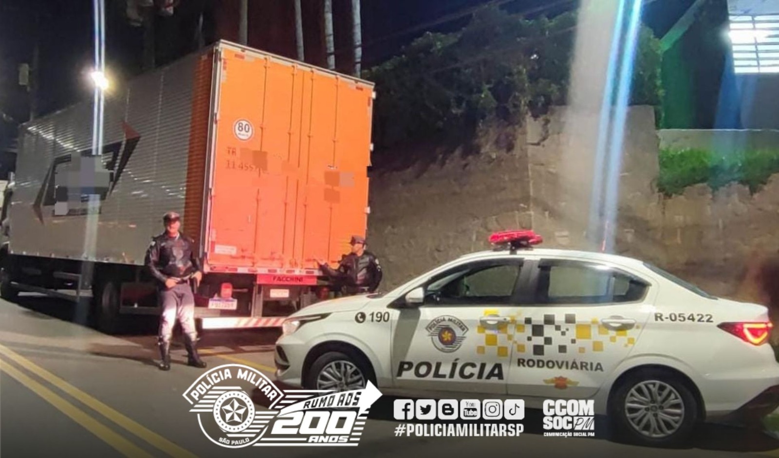 Polícia Militar recupera caminhão roubado com carga de perfumaria avaliada em mais de R$ 600 mil em Cotia/SP