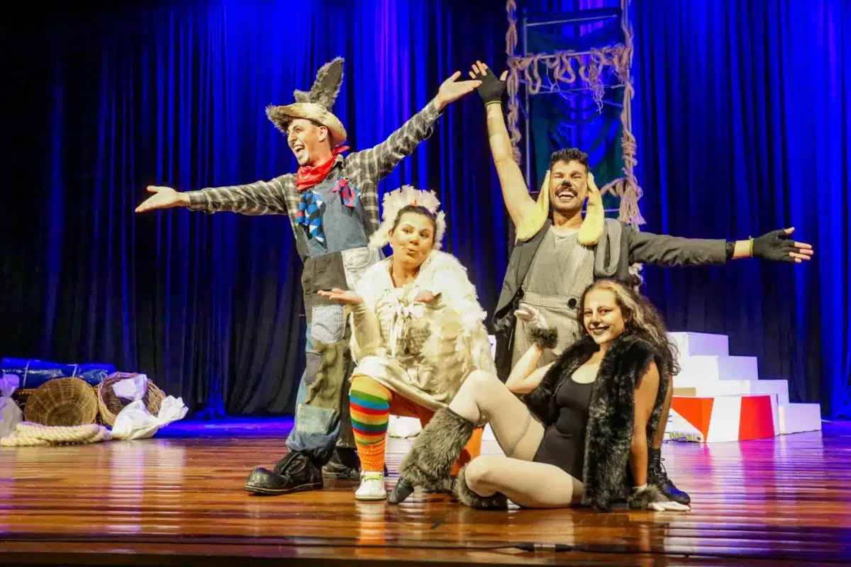 Prefeitura de Itapevi Apresenta Espetáculo Gratuito "Saltimbancos" no Teatro Municipal