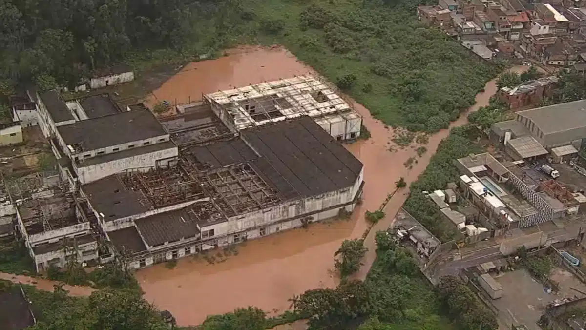 Temporal Provoca Alagamentos em Itapevi e Região